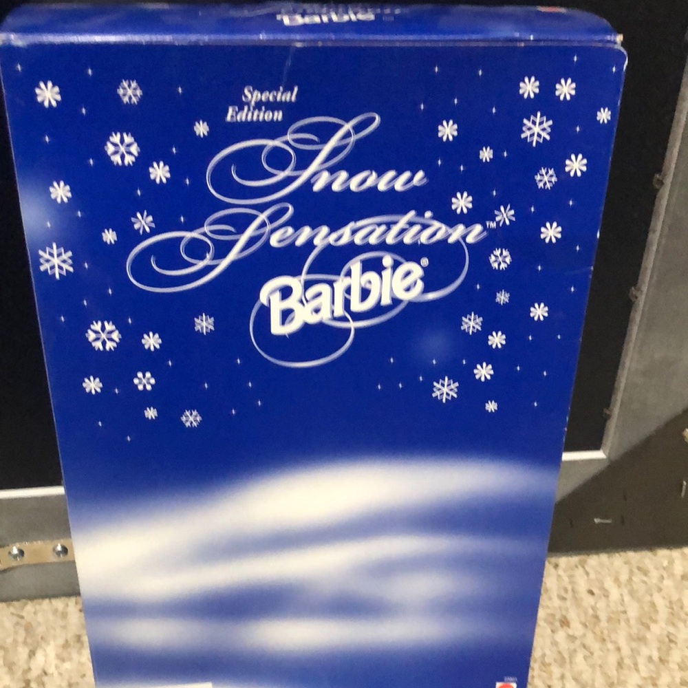 Barbie Blue and White Bath & Body Snow Sensation